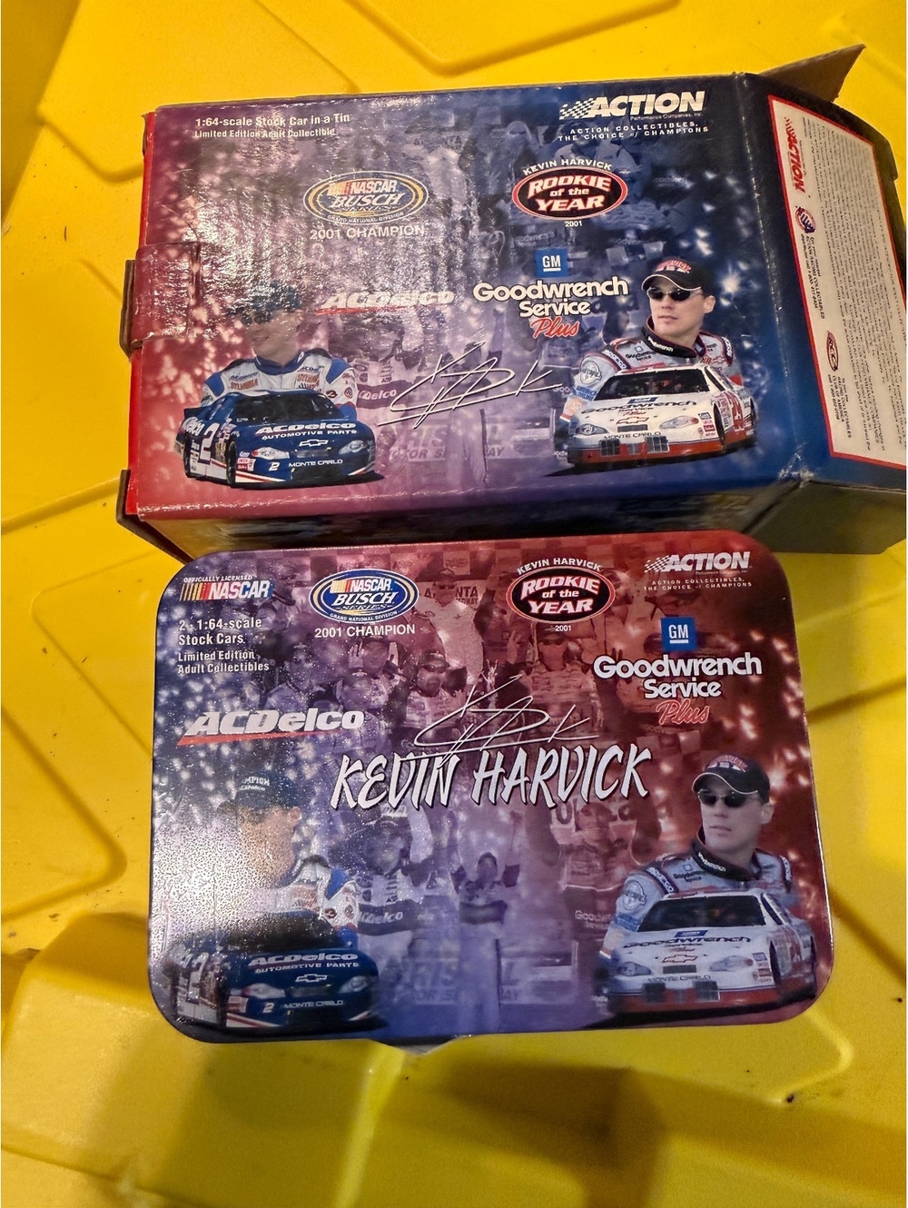 Kevin Harvick 2001 Champion NASCAR 1:64 Scale Stock Car Set